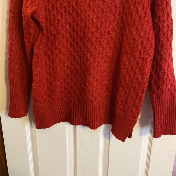 NWOT Liz Claiborne Cable Knit Sweater - Picture 3 of 7